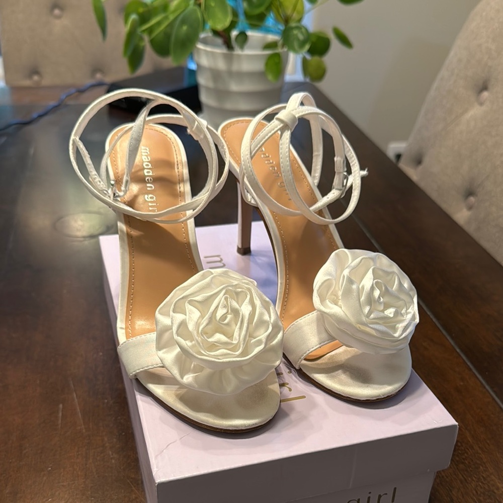SOLD ON ANOTHER APP - Madden Girl Bloomingg Rosette Heels Ivory